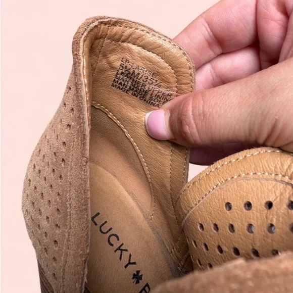 Women’s LUCKY BRAND Larise Taupe Suede Leather Ankle Booties Laser Cut US 5.5 - Picture 6 of 9